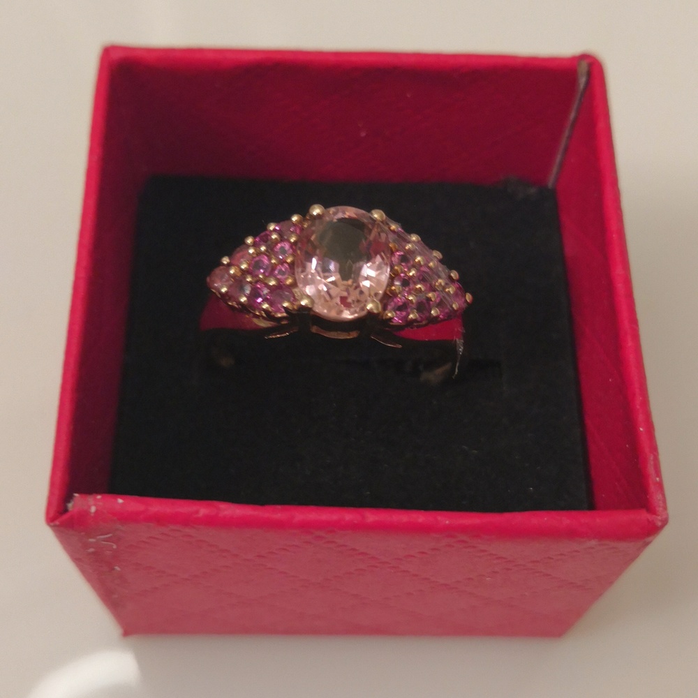 9ct yellow gold pink tourmaline ring